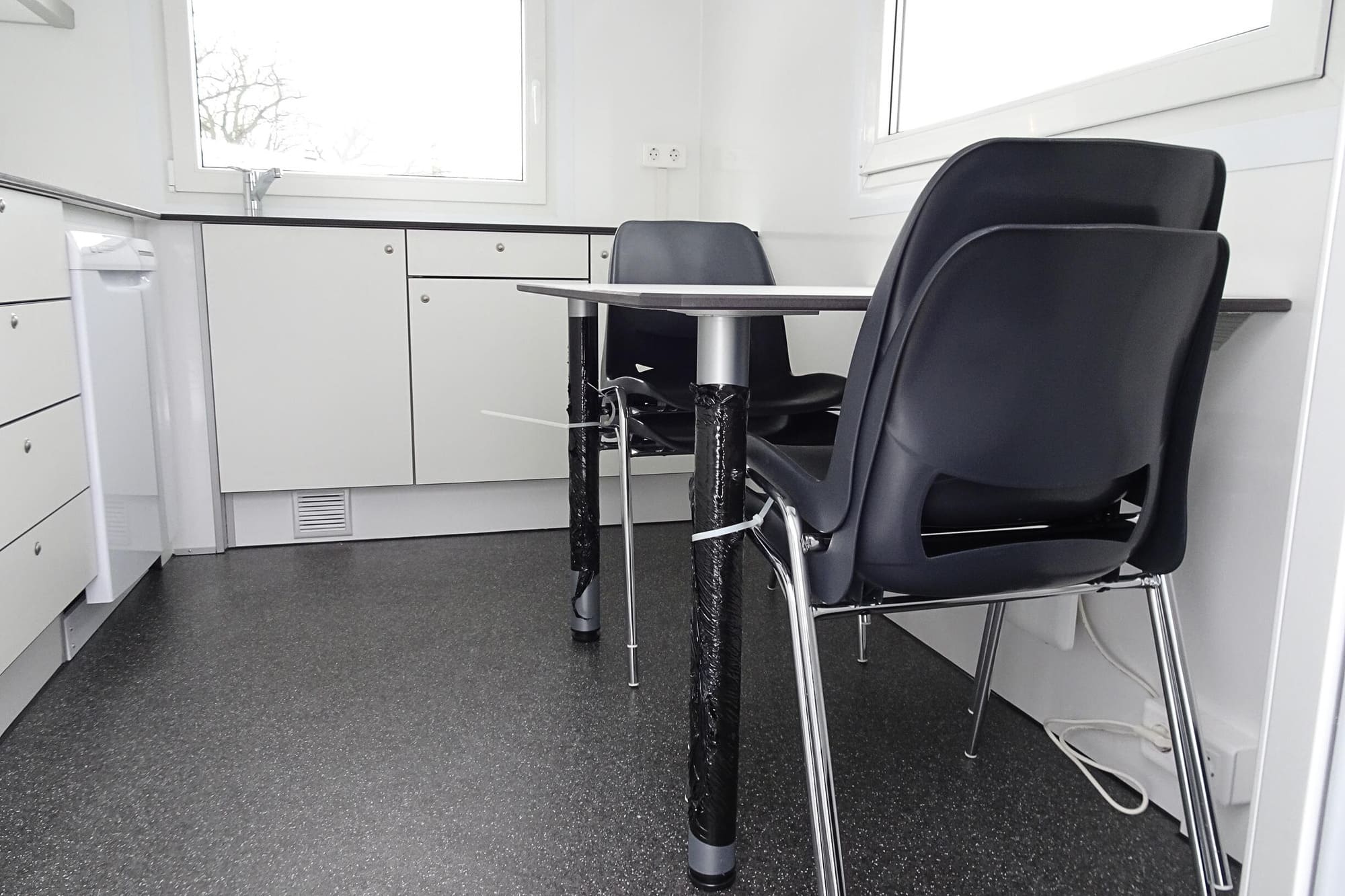 TYPE 320: Schaftwagen met keuken - 4 tot 6 personen - diverse stopcontacten6